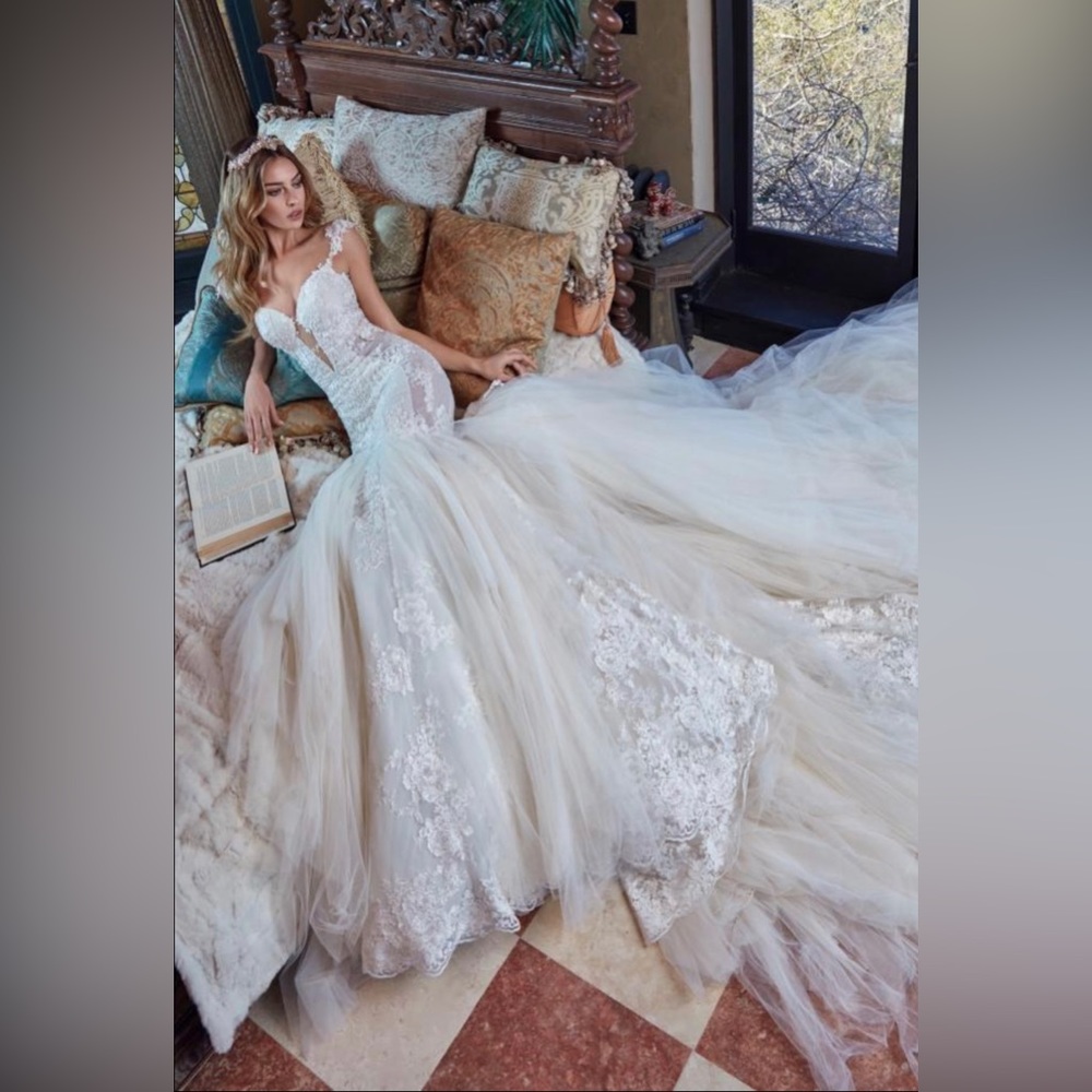 Galia Lahav Rihanna wedding dress. Womens 4US. Worn 2022. Light Ivory.
